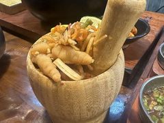 -银米·云南传统过桥米线(双廊黑金冠店)