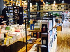 -新华书店(解放中路店)