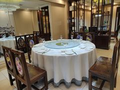 -皇马海口湾海景酒店(万绿园秀英港店)