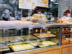 面包甜点陈列柜-鲍师傅糕点(江苏路店)
