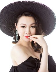 -现代经典婚纱摄影
