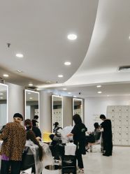-八佰伴8008星级形象店
