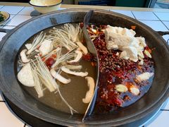 -瓜西西重庆火锅(花溪店)