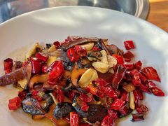 干椒炒黑牛肝-鲜菌江湖正宗野生菌火锅
