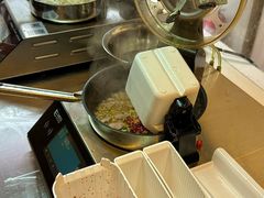 -洪霞餐馆·川菜·鲜货现炒(两江春城店)