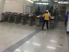 -白石桥南(地铁站)