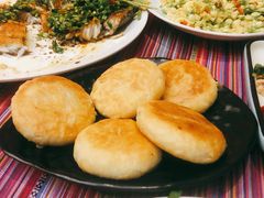 -香巴拉云南餐厅(华莱坞店)