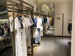 -URBAN REVIVO(济南领秀城贵和购物中心店)