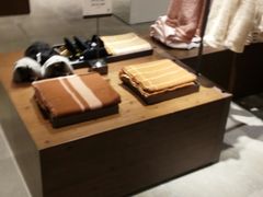 -URBAN REVIVO(北京大兴凯德MALL店)