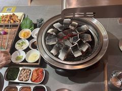 -围炉肉舍丹东海鲜烤肉·烤活鳗(步行街店)