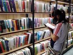 -雨丝书店(综合商业楼店)