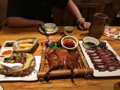 -老滇山寨•云南特色菜•地方菜•民族风情歌舞表演(金碧店)