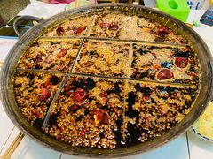 红汤锅底-石灰市老火锅(北滨路店)