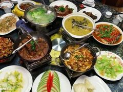 -老唐三下锅 ·张家界地标美食(溪布街店)
