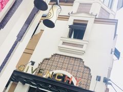 -GIVENCHY(比斯特苏州购物村店)