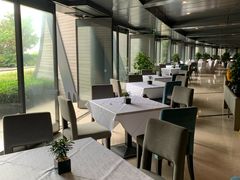 -上海滴水湖皇冠假日酒店