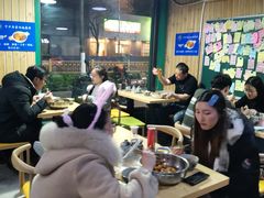 大堂-内蒙焖面大盆骨餐馆(山大路店)