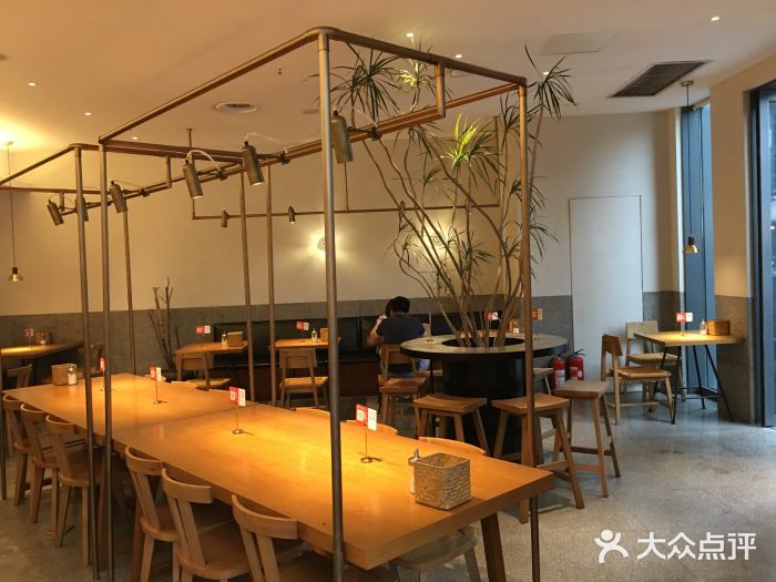 村外有星光小食铺(长嘉汇店)大堂图片