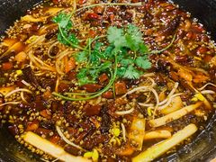 -鸿顺老铁锅美蛙鱼府(解放碑店)