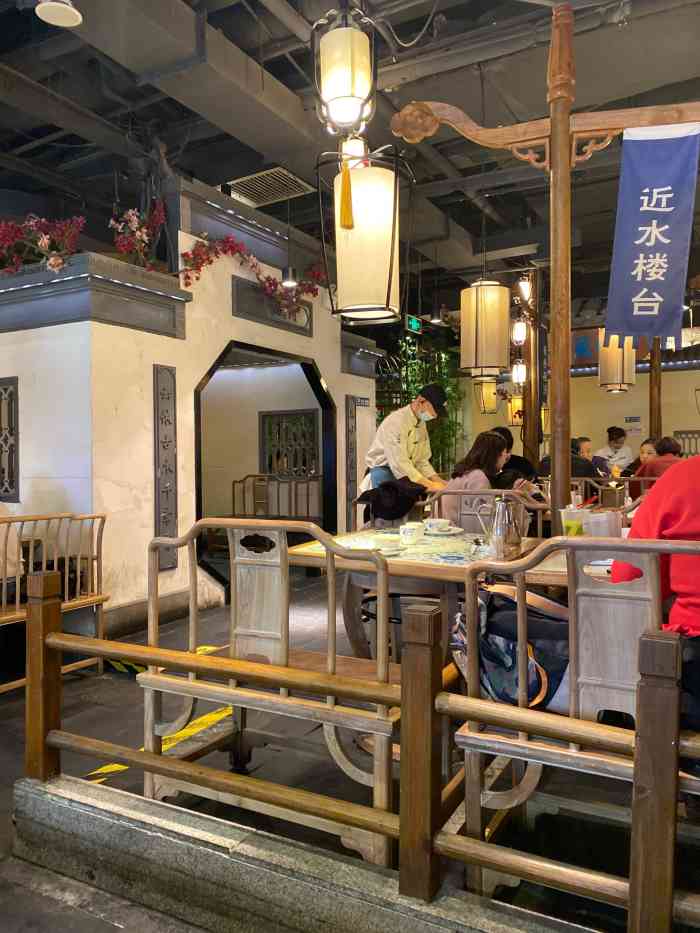 小菜园新徽菜(润州万达店)-"镇江万达广场三楼,看评价还不错,于是在离