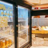 牛汤哥吃面也喝汤[调皮]