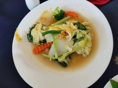 -Neary Khmer Restaurant