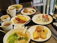 -大中华希尔顿酒店-念自助餐·嗨啤·小龙虾