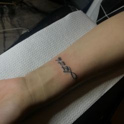 -SNOW TATTOO STUDIO