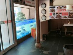 -阿瓦山寨·湘菜现炒·剁椒鱼头王(咸阳总店)