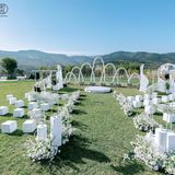 济南婚礼-蓝天白云青草地的婚礼现场