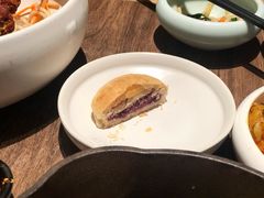 现烤鲜花饼-云海肴云南菜(浦江欢乐颂店)