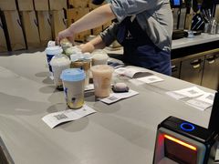 -瑞幸咖啡(新世界中心店)