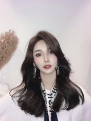 -MODEL'S HAIR