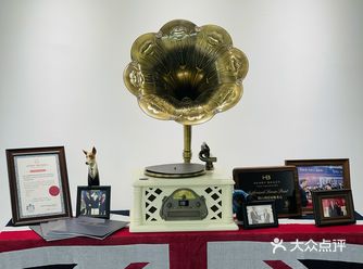 一家很棒的衬衫西服羊绒大衣定制店  可以定制乔治布鲁