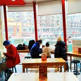 努力打螺丝，汉堡随便吃，塔斯汀西大街店有高人