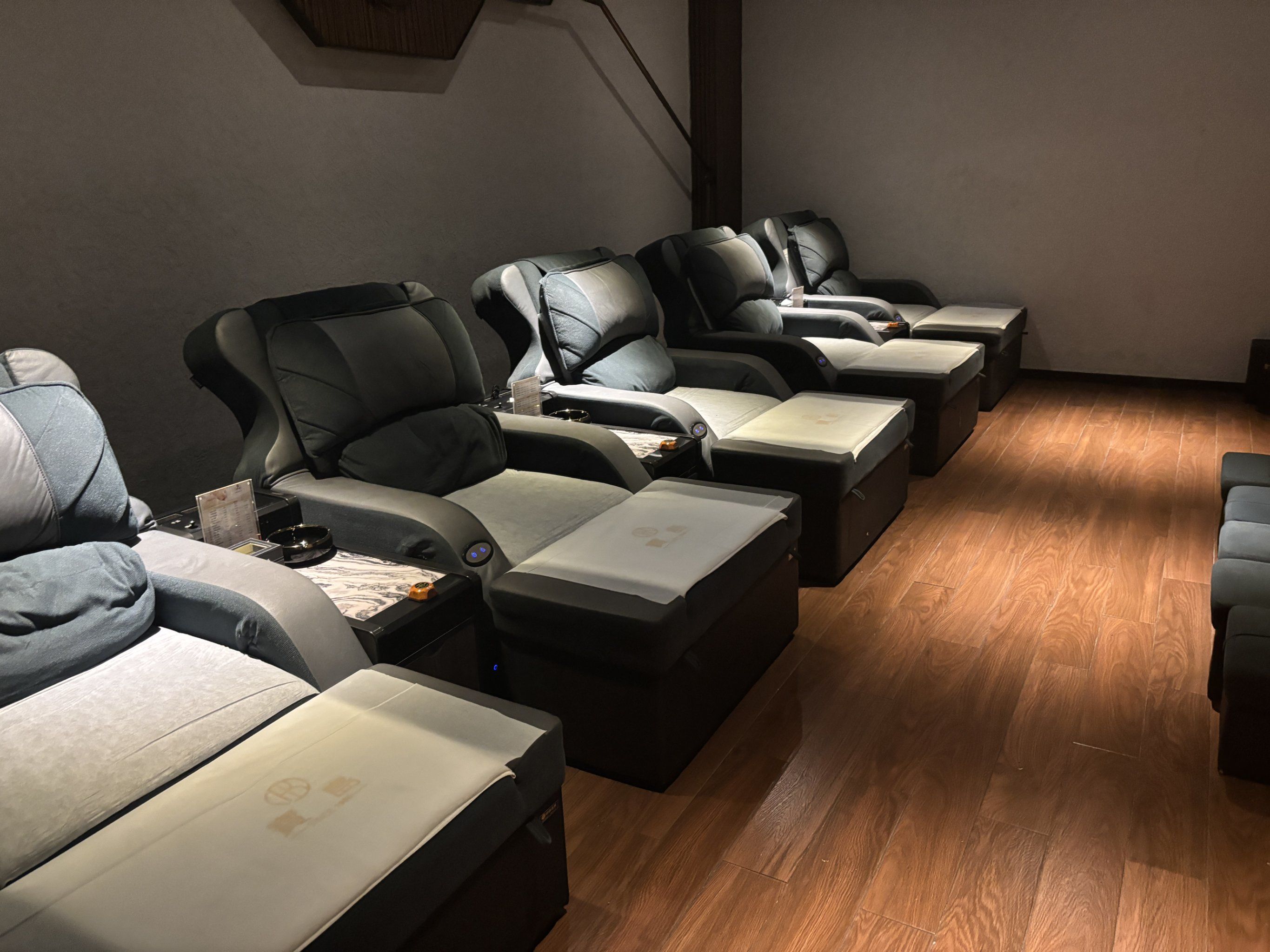 店内环境特别安静,技师手法也是很棒的都是