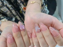 -LISSOM莉森 Nail ·美甲美睫原创定制店