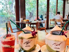 -Chom Cafe and Restaurant