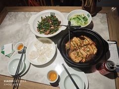 -绿草地·湘菜(酃湖师院店)