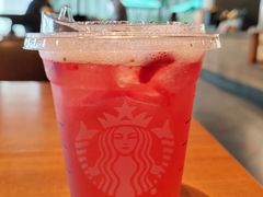 草莓柠檬星冰乐-星巴克臻选(广州沙面店)