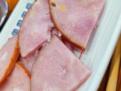 -哈尔滨小酒馆·鲜肉现穿自助烧烤(康新花园店)