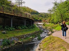 -梅岭月亮湾山体公园