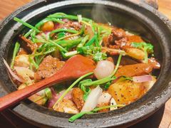 冬菜啫牛舌-啫两手·啫啫煲·小饭堂(龙城万科里店)