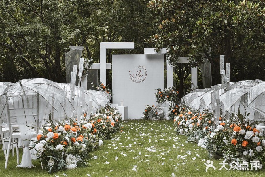 小预算草坪婚礼｜户外森系小清新