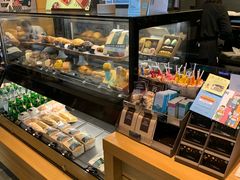 面包甜点陈列柜-星巴克(兰州中川机场T2出发店)