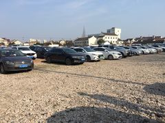 -新场古镇-停车场