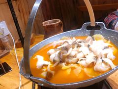 思茅酸汤鱼片-老滇山寨•云南特色菜•地方菜•民族风情歌舞表演(金碧店)