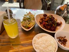 -隔壁老王·家常云南菜(花巷店)