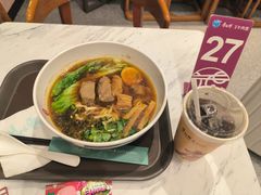 大大半筋半肉面-康师傅私房牛肉面(申虹餐厅店)