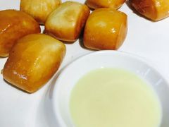 黄金小馒头-东来菜馆•手抓海鲜家常菜•海鲜锅贴(鸽子窝店)